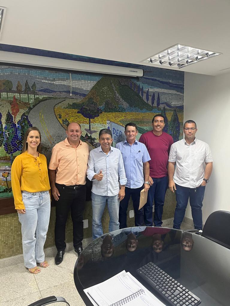 NOTÍCIA: RIO BANANAL-GOVERNADOR LINDEMBERG ASFALTAMENTO DA ESTRADA 
